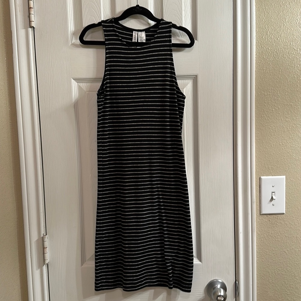 Divided Sleeveless Striped Dress
